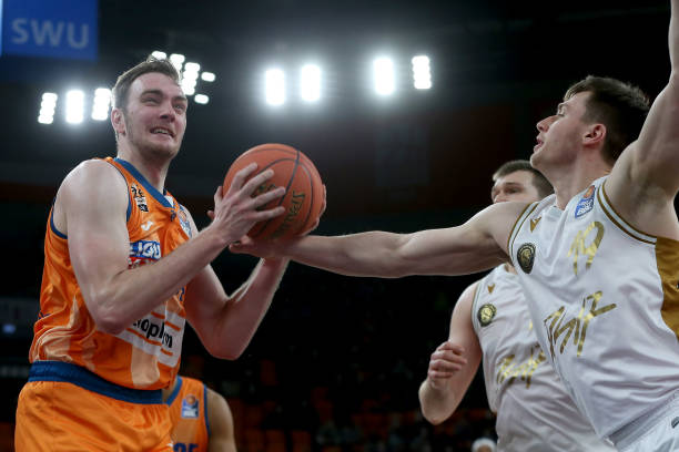 曼城虽然以 曼城虽然以